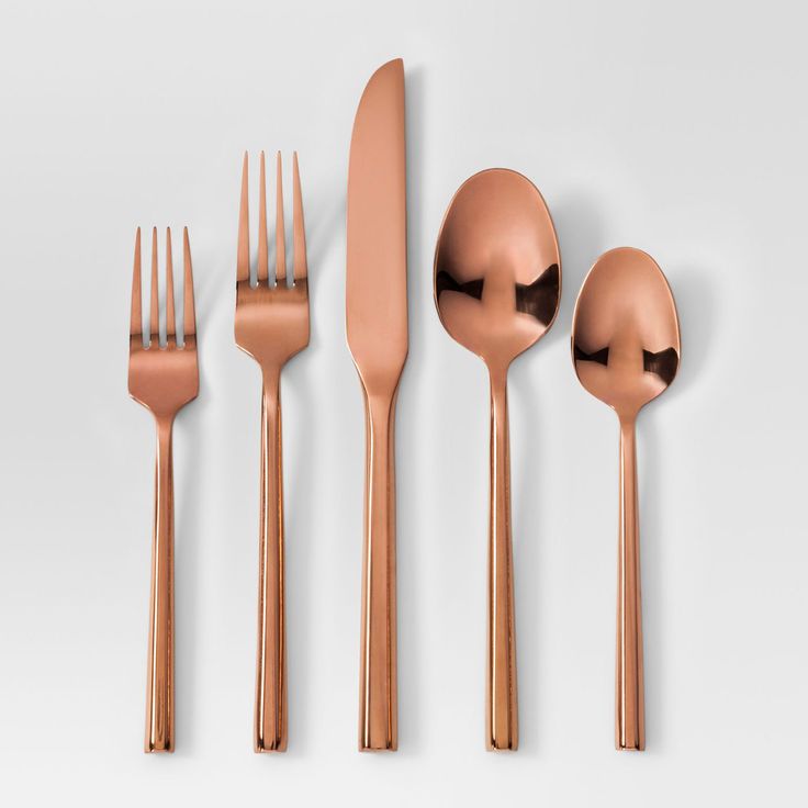 Bulk stainless steel silverware set including spoon, fork, and knife