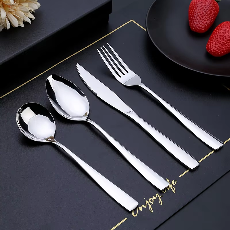 Portable 304 stainless steel cutlery set with travel case for outdoor and office use

