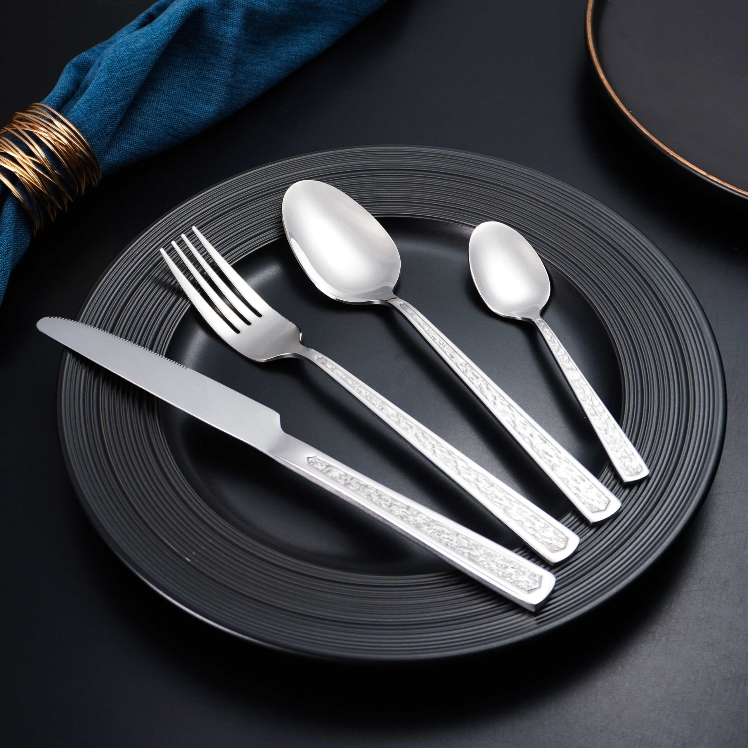 Stainless steel knife and spoon metal cutlery set for kitchen or restaurant use


