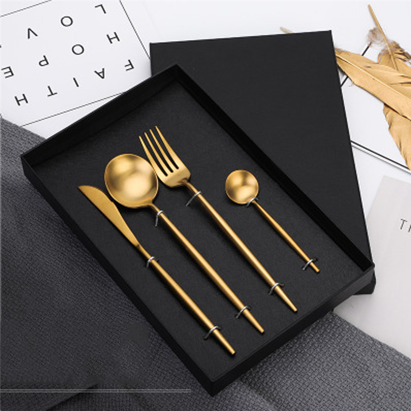 Reusable gold stainless steel cutlery set with elegant modern design

