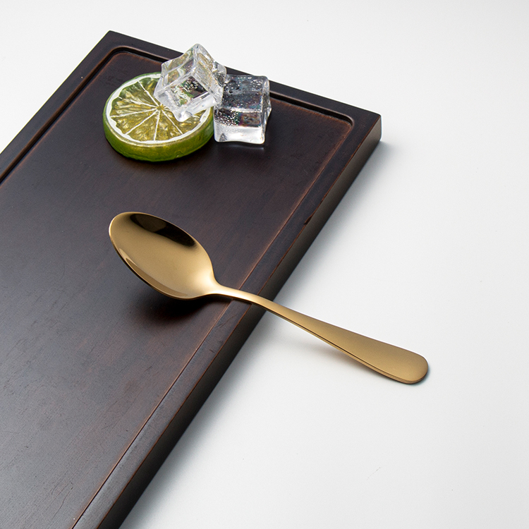 Gold stainless steel cutlery set for hotel and wedding banquet use

