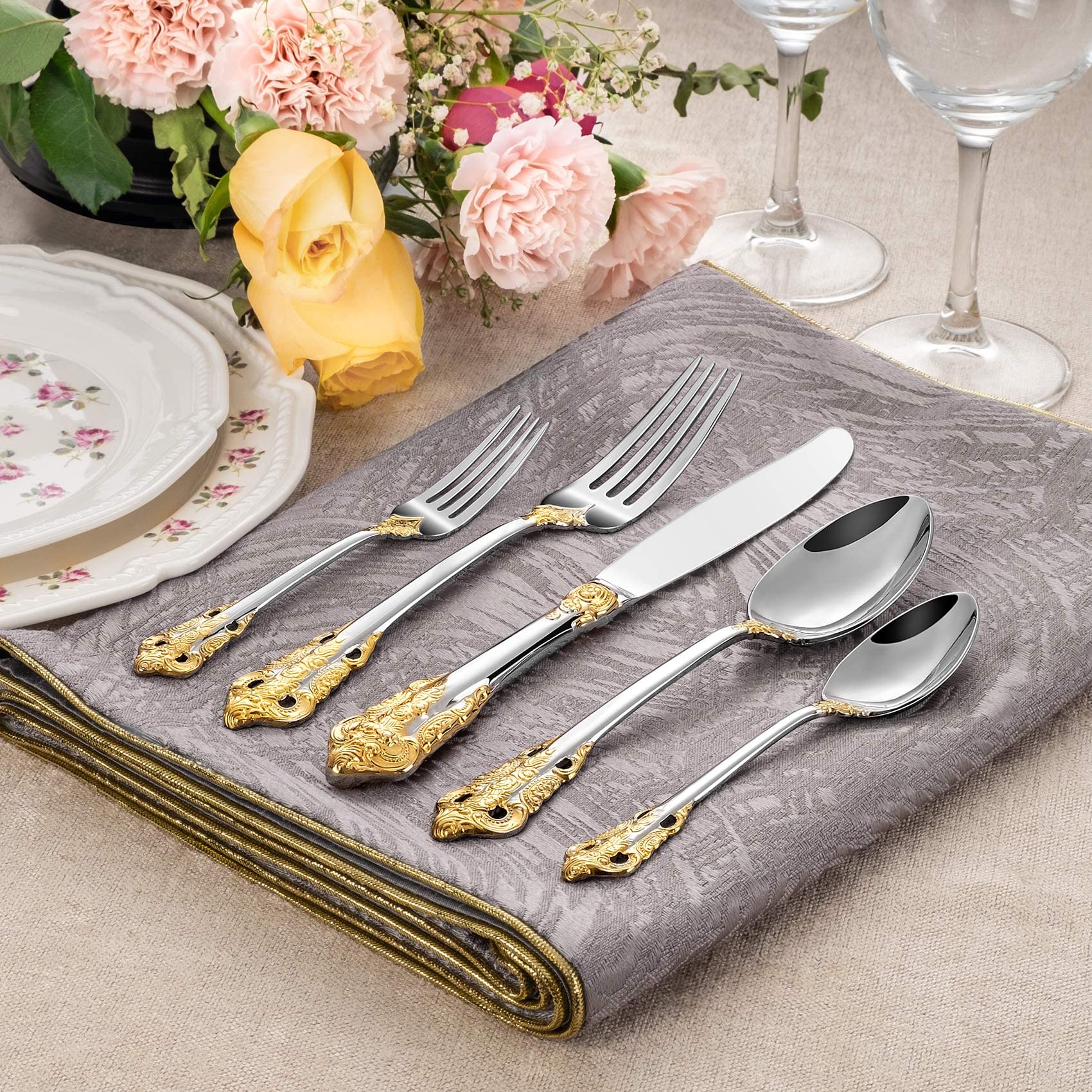 5-piece gold wedding cutlery set with elegant finish