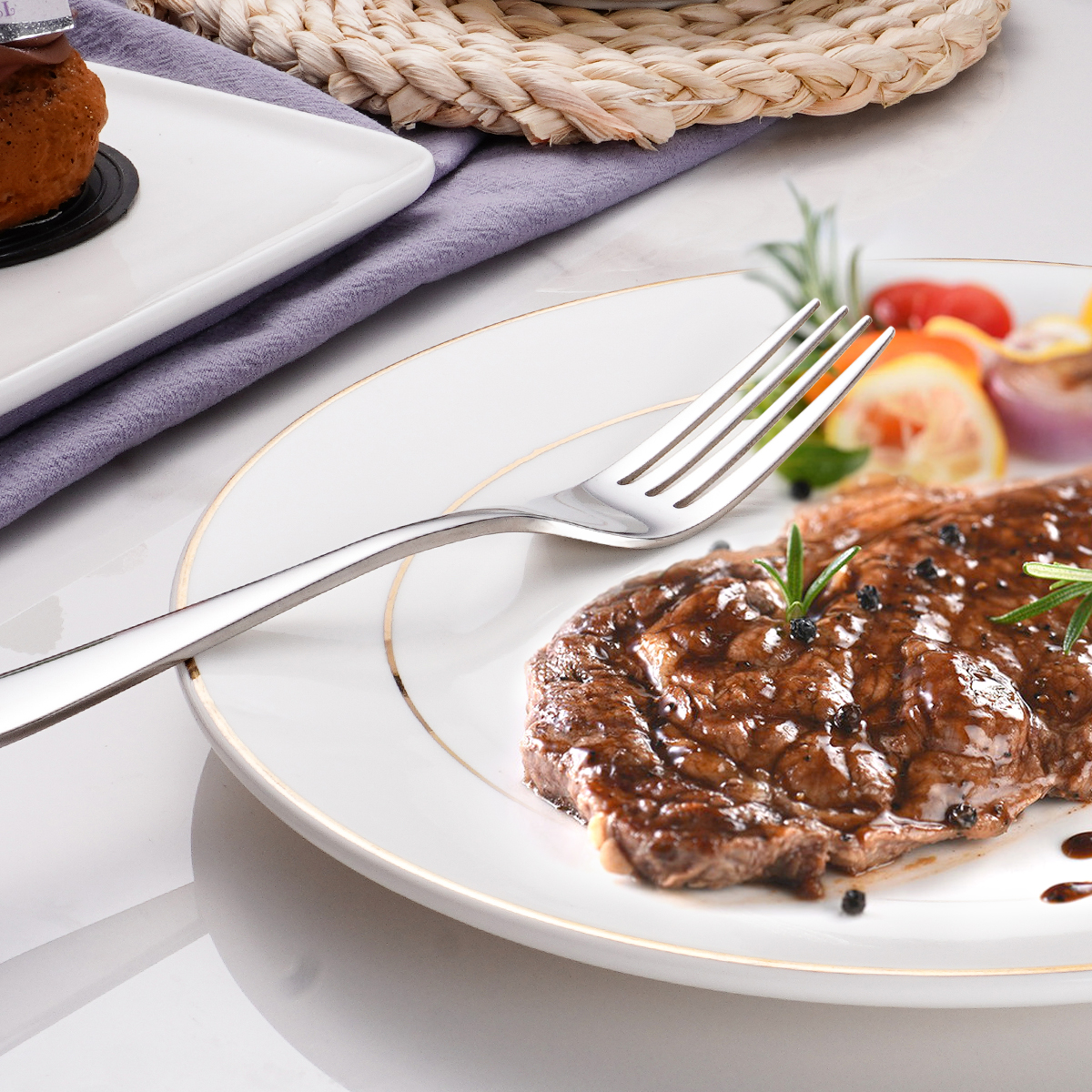 Luxury gold stainless steel flatware silverware set for upscale dining


