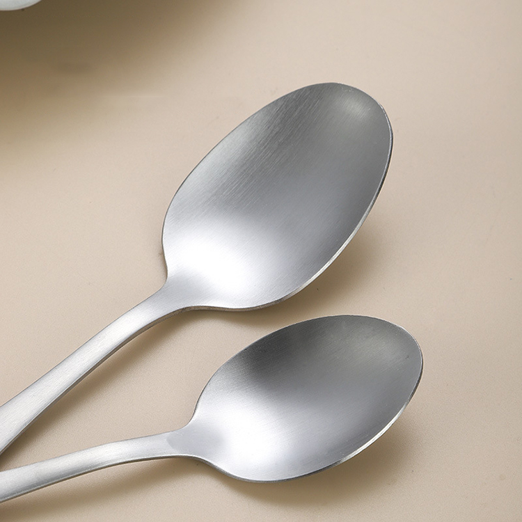 Fashionable gold stainless steel silverware set with modern flatware design

