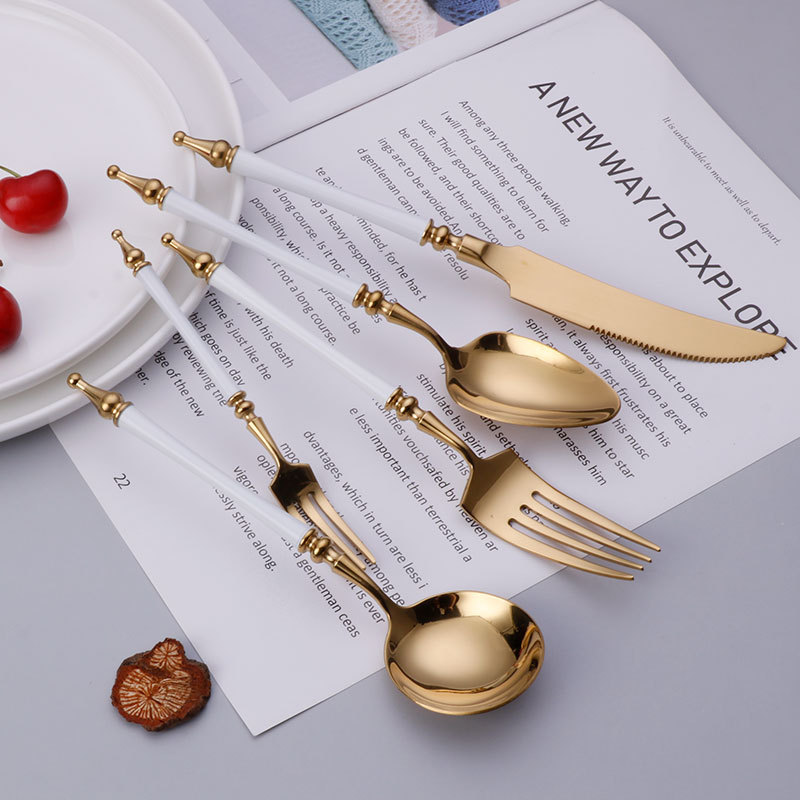 Outdoor home garden flatware set made of stainless steel for picnics and patio dining

