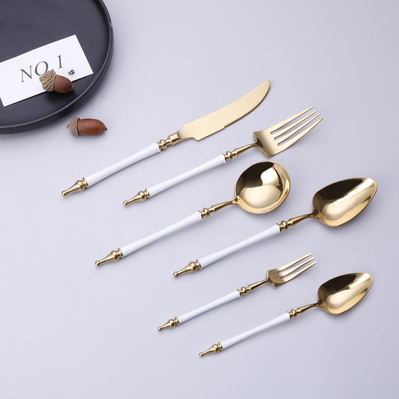 Outdoor home garden flatware set made of stainless steel for picnics and patio dining

