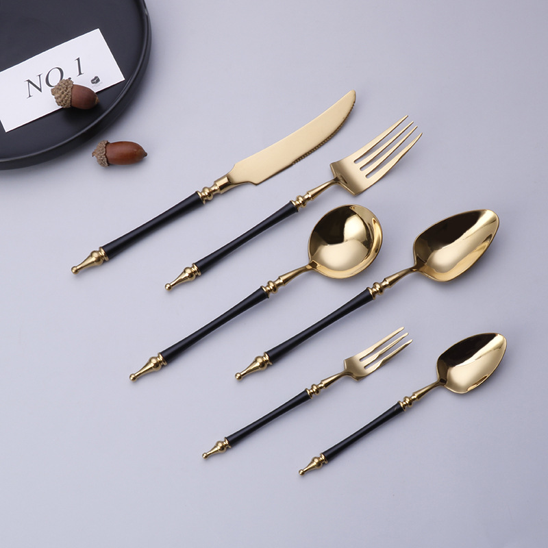 Outdoor home garden flatware set made of stainless steel for picnics and patio dining

