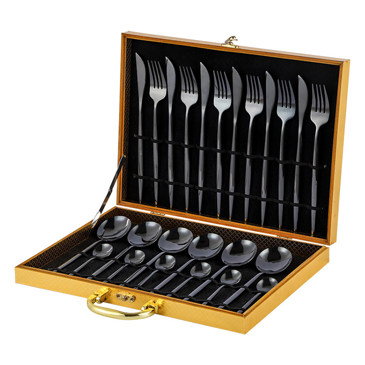 Portable stainless steel cutlery set for travel and daily meals

