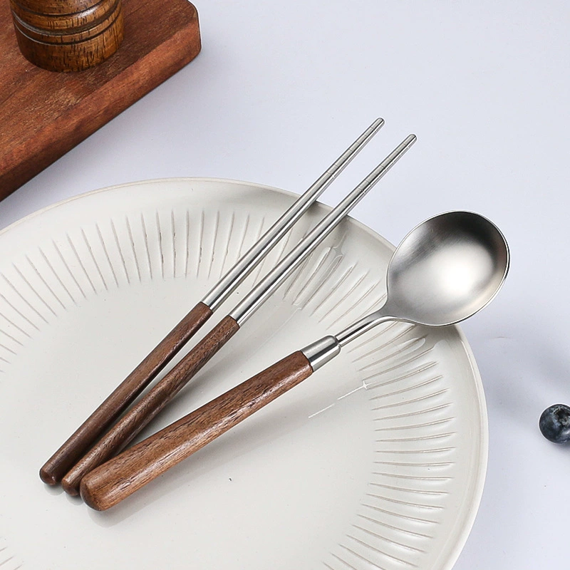 Matte finish 304 stainless steel cutlery set with knife, fork, and spoon for table setting

