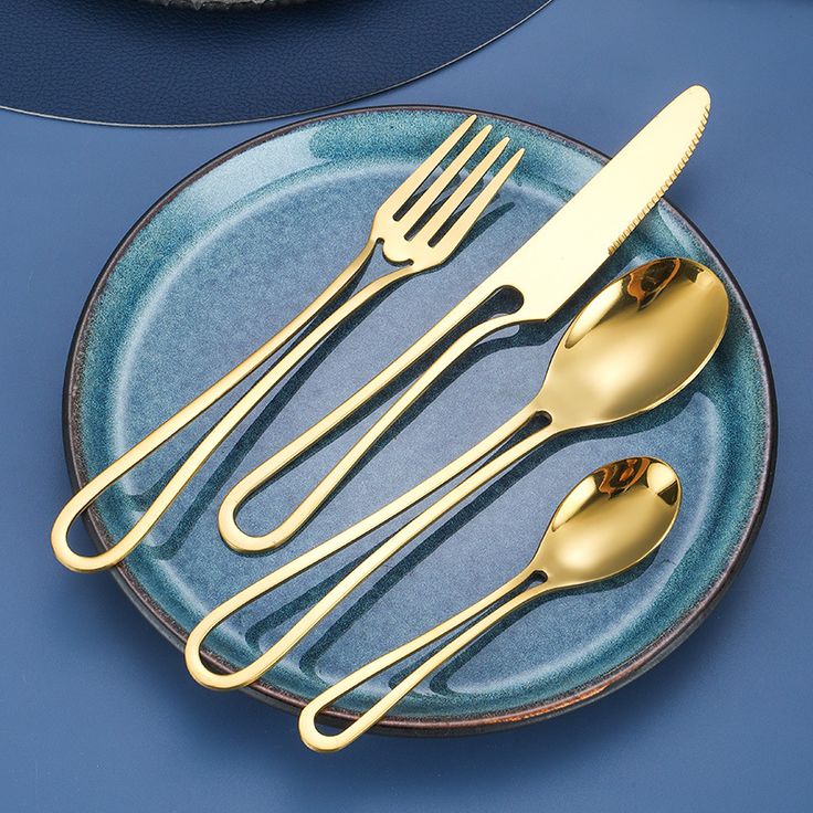 Luxury stainless steel cutlery set with polished finish and elegant design

