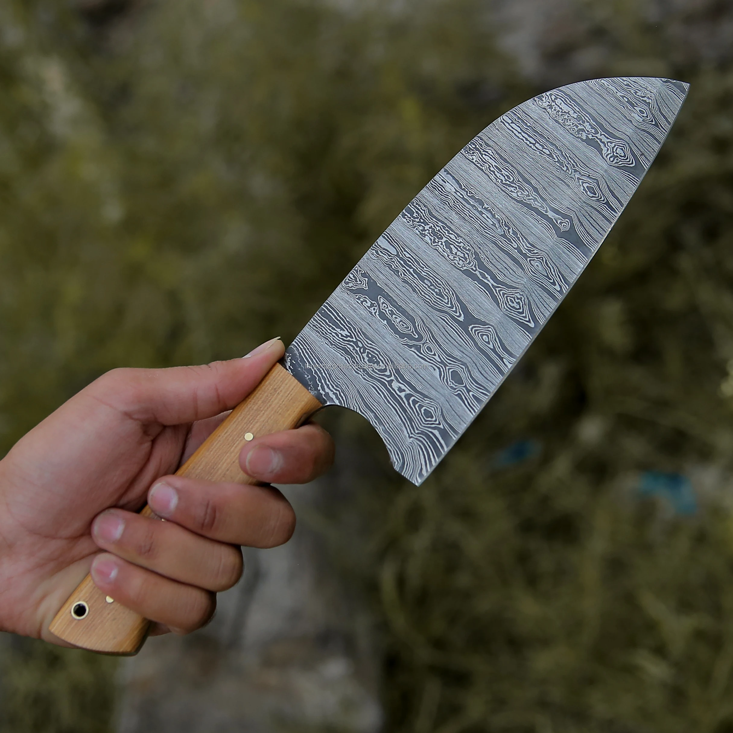 Hand-Forged Damascus Steel Kitchen Knife with Patterned Blade