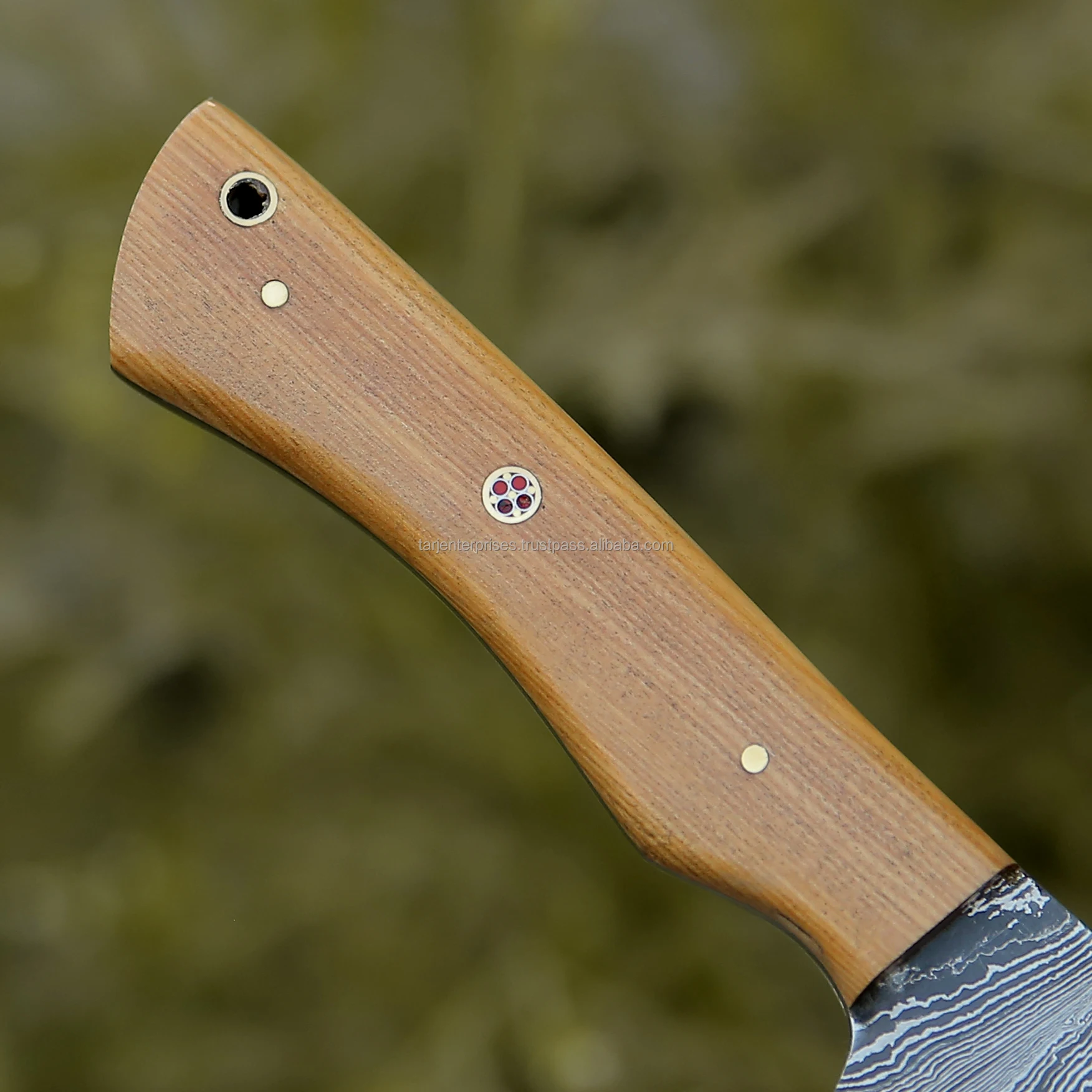 Hand-Forged Damascus Steel Kitchen Knife with Patterned Blade