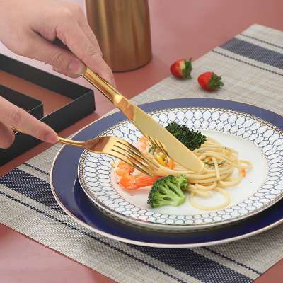  Vintage-style gold stainless steel cutlery set with classic design