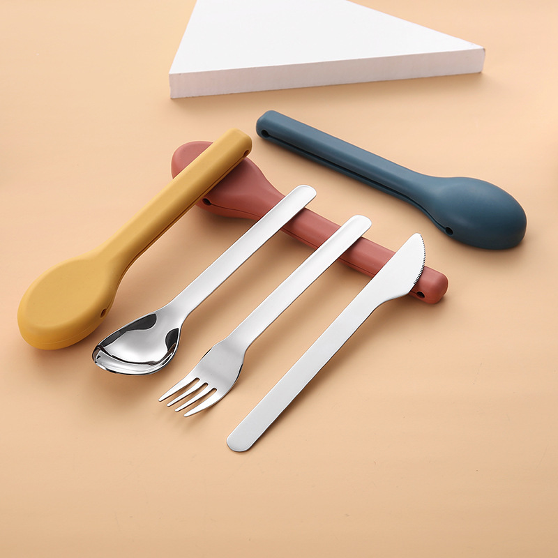 Portable stainless steel cutlery set with travel case for outdoor and daily use

