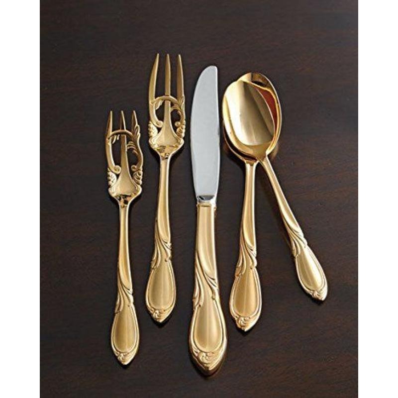 Elegant stainless steel cutlery set for wedding banquets with knife, fork, and spoon

