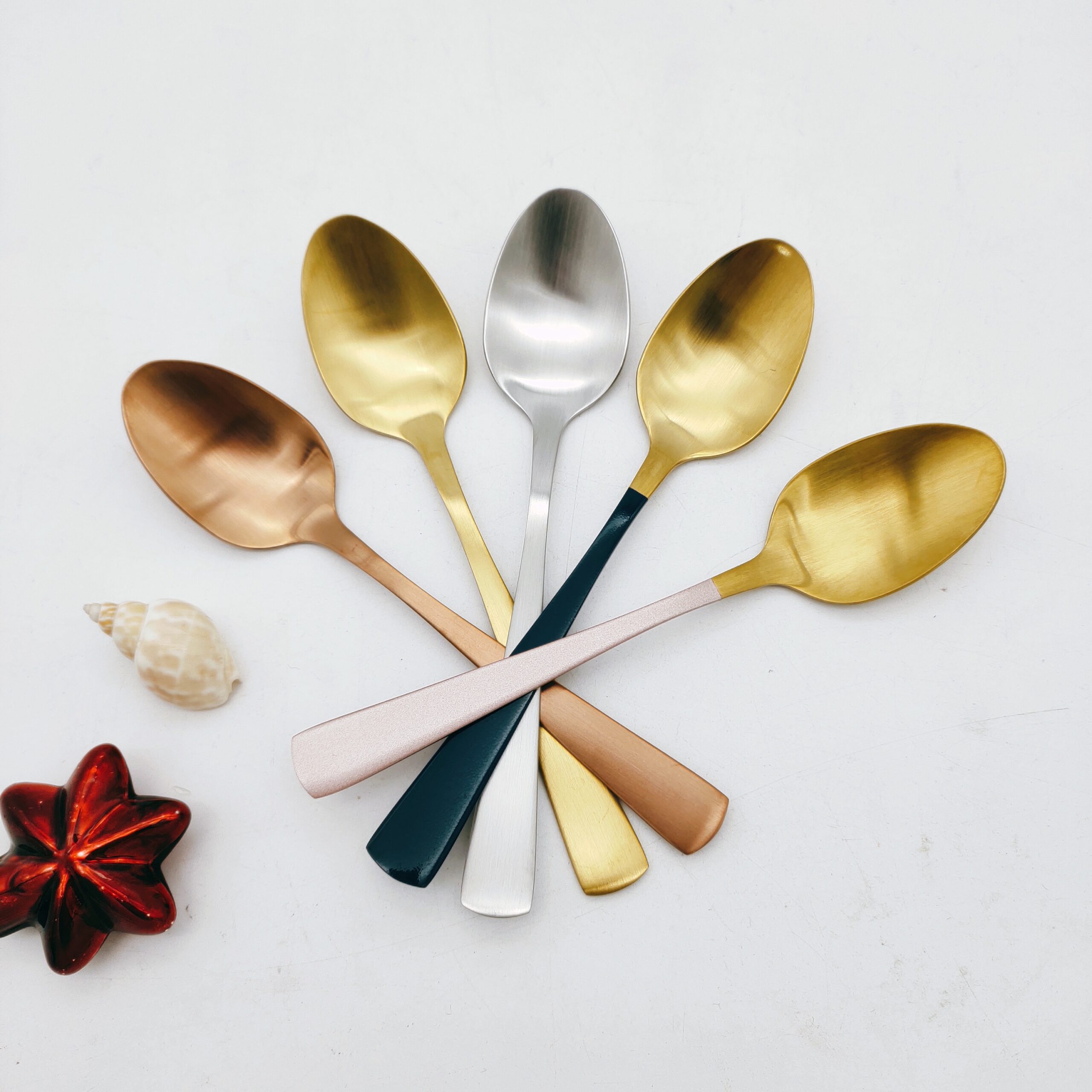 Luxury Gold Stainless Steel Cutlery Set for Restaurant and Wedding Use